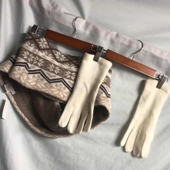 Infinity sweater like knit scarf and gloves set no size cream gray tan nwt - Picture 1 of 9